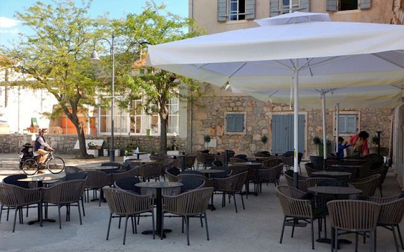 Fotelja MONACO