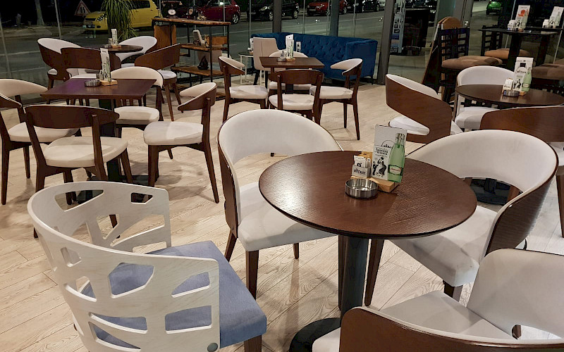 Fotelja URBAN, fotelja RONDO, stolica EMA, postolje mod.110Q, ploča Lux wood