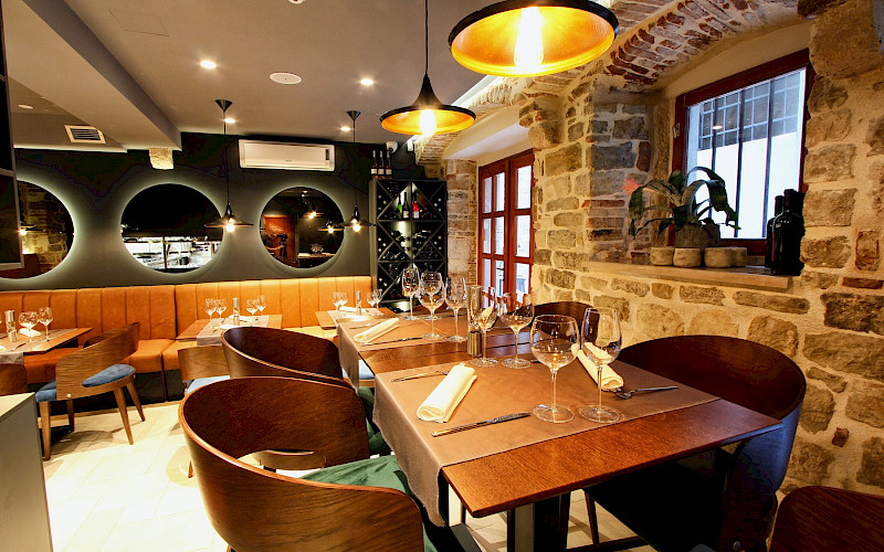 Barska fotelja RONDO, barski stol LUX WOOD